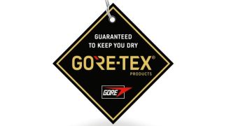 Gore-Tex w odzieży – rodzaje membrany