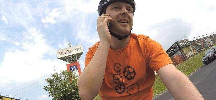 Rozmowa przez telefon podczas jazdy rowerem Telefon Tesco