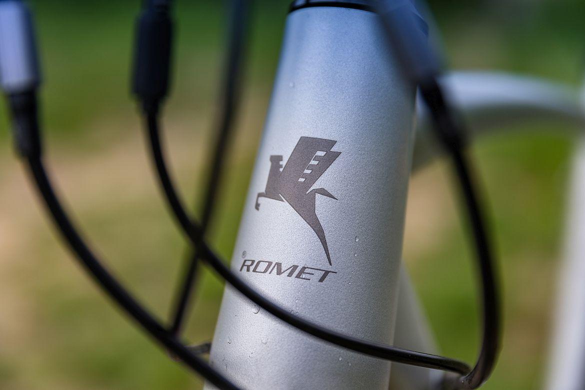 Romet logo Romet logo